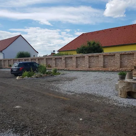 Agnes Apartamento Jaronice